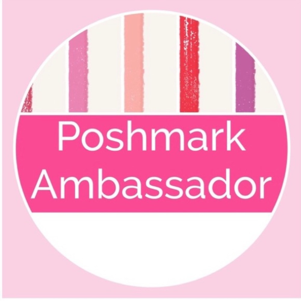🤍I Am a Poshmark Ambassador and 5 Star Seller!🤍